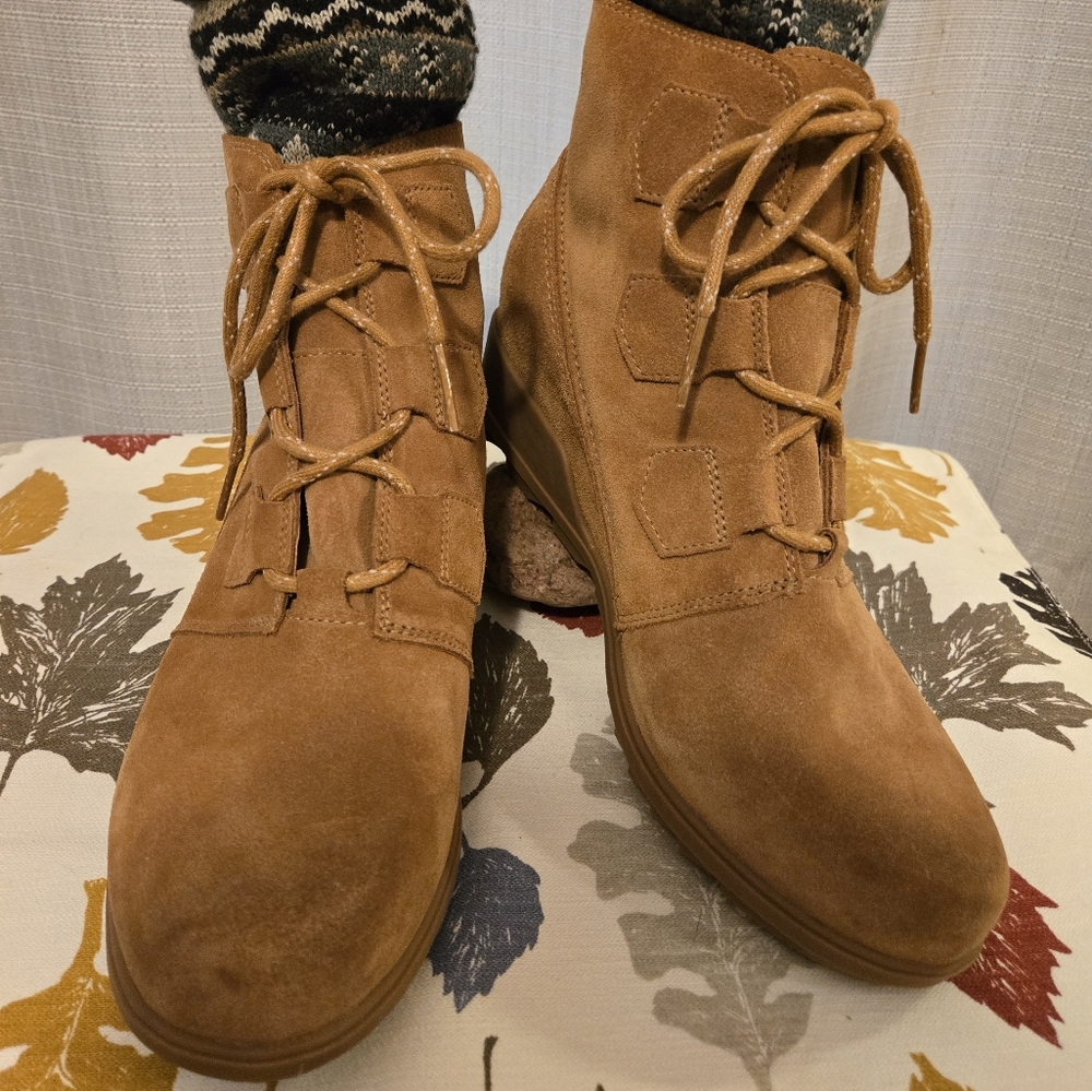 Women's Tan Suede Ankle Boots